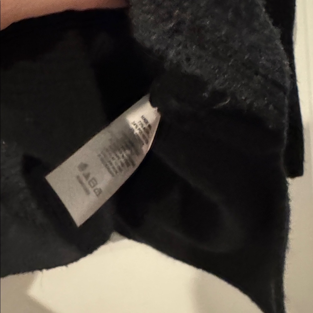 Extended Shoulder Colorblock Sweater by Vince Camuto 1X in  black and grey - Picture 4 of 5